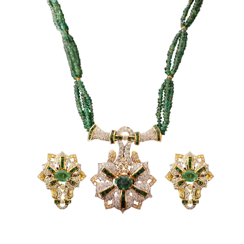 (PSD-118) Pendant Set in Diamond with panna (Pendant- Gold 13.8 Grams , Tops- 12.600 Grams) Total Diamond- 4.19 CT