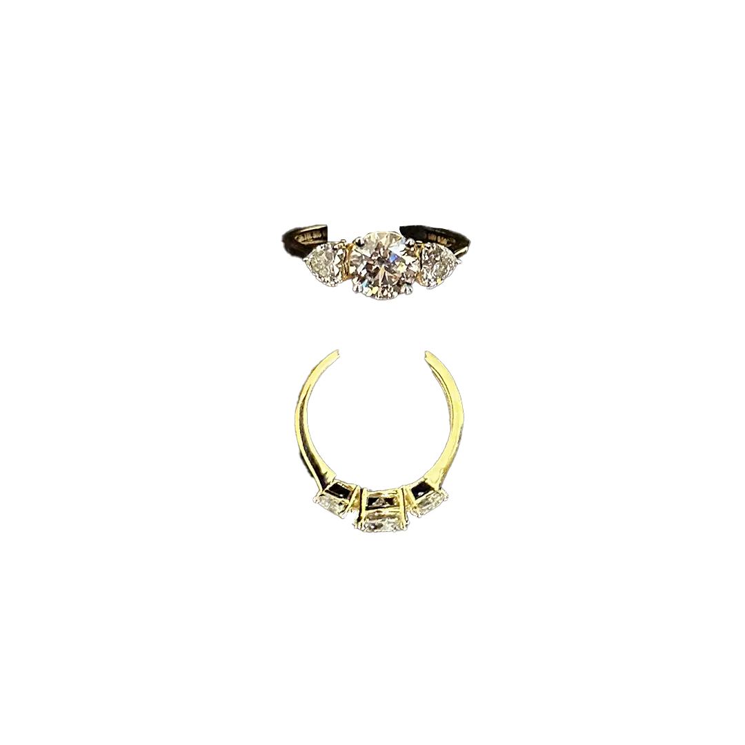 RG-065 Labgrown Ring, Diamond - 1pc- 1.07, 2pcs- 0.50 Total- 1.57 , Gold - 2.730 14KT